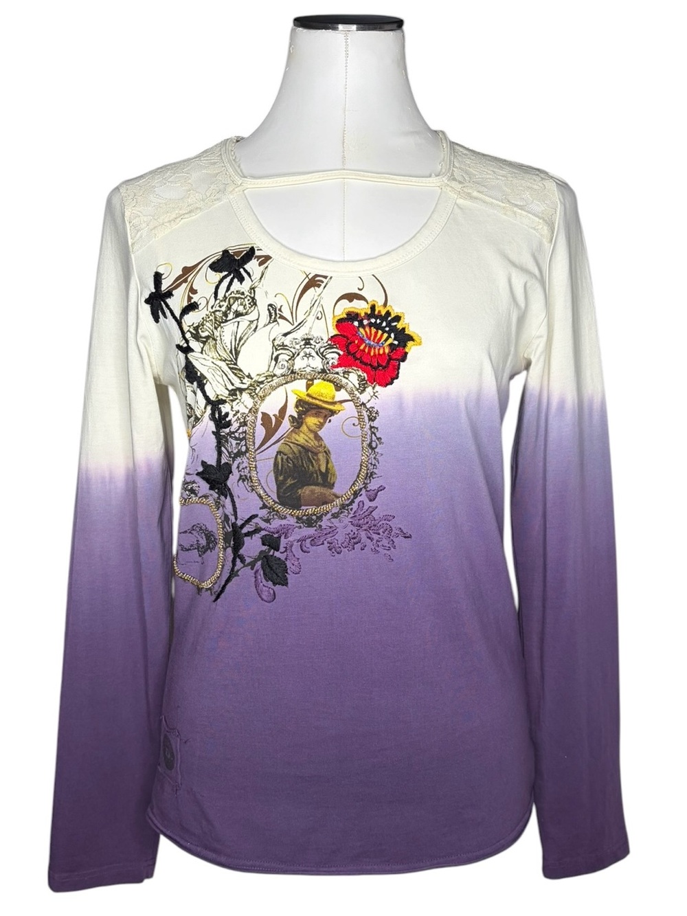 Double D Ranch long-sleeve graphic top size Medium
